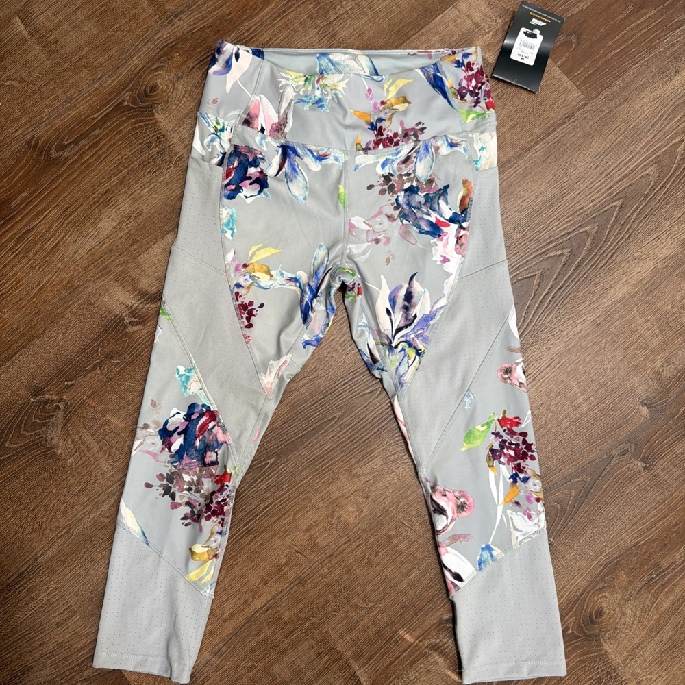 AVIA NEW Capri Leggings Womens M Gray Floral Gym Athleisure Stretch Cropped